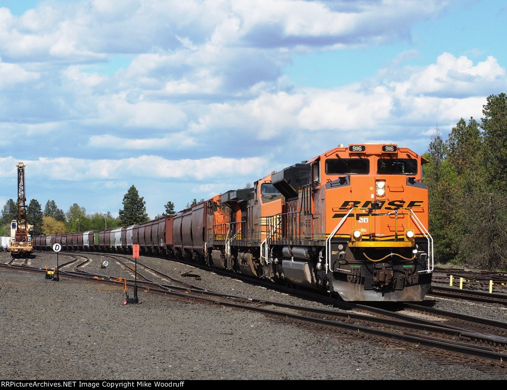 BNSF 9116